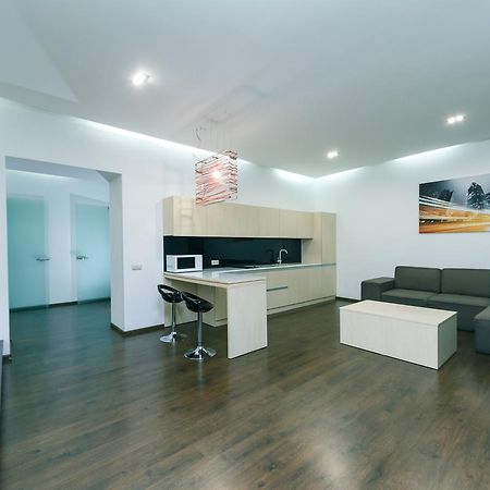 Kreschatik 21 With Terrace 2Br Kiev Dış mekan fotoğraf
