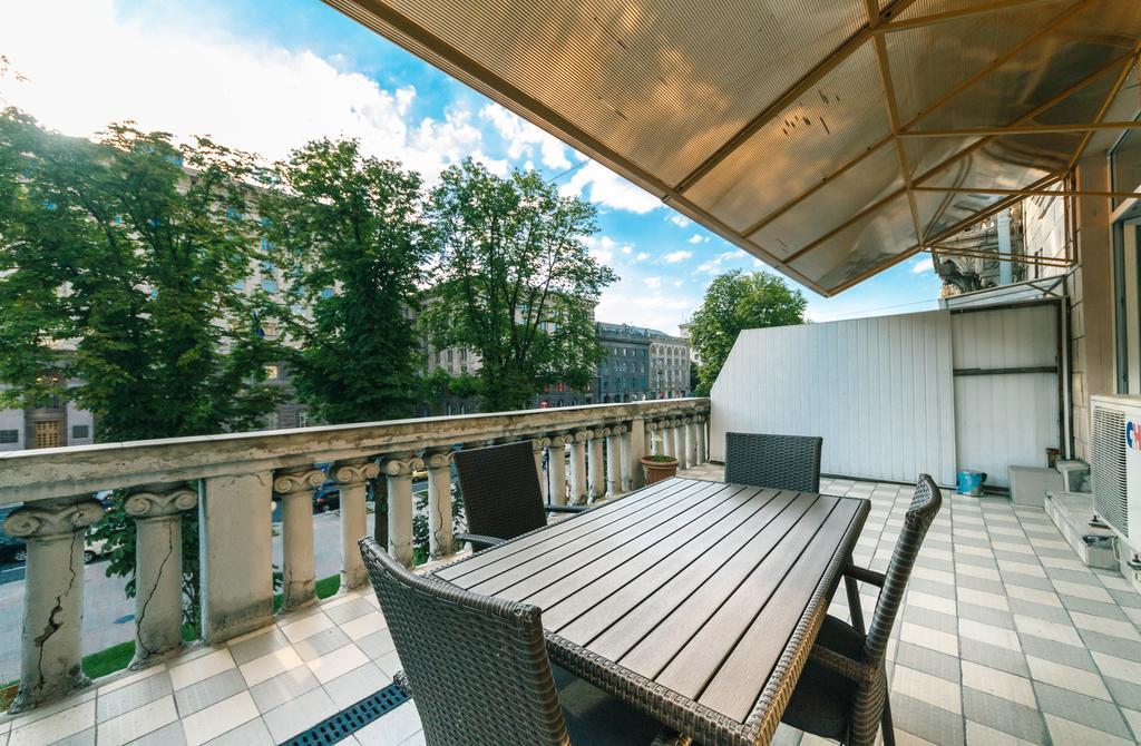 Kreschatik 21 With Terrace 2Br Kiev Dış mekan fotoğraf