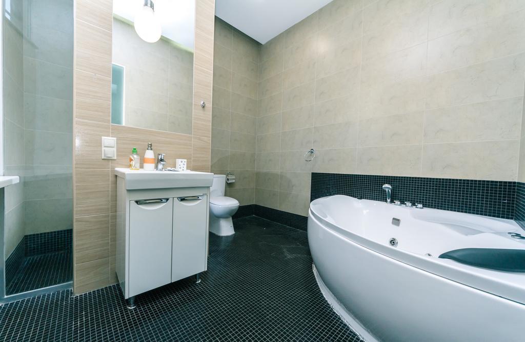 Kreschatik 21 With Terrace 2Br Kiev Dış mekan fotoğraf