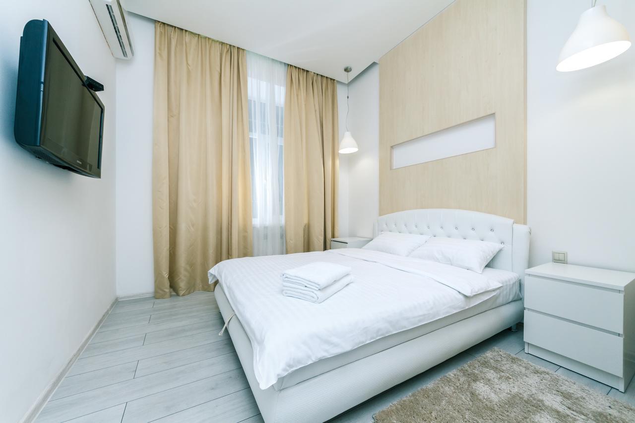 Kreschatik 21 With Terrace 2Br Kiev Dış mekan fotoğraf