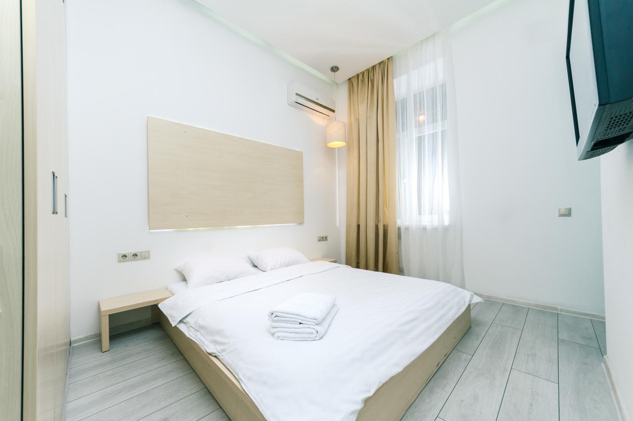 Kreschatik 21 With Terrace 2Br Kiev Dış mekan fotoğraf