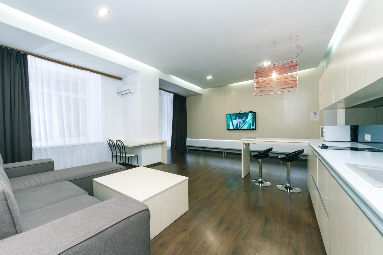 Kreschatik 21 With Terrace 2Br Kiev Dış mekan fotoğraf